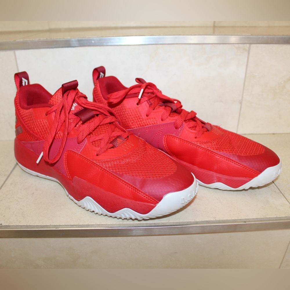 Adidas DOLLA basketball sneakers (men’s 11.5)